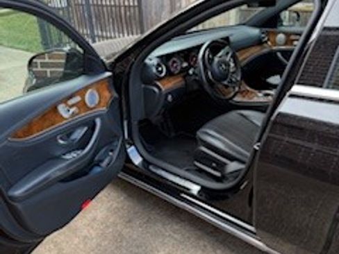 Used 2019 Mercedes-Benz E 300 image 7
