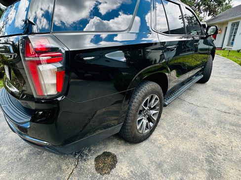 Used 2022 Chevrolet Tahoe Z71 w/ Luxury Package AWD/4WD image 6