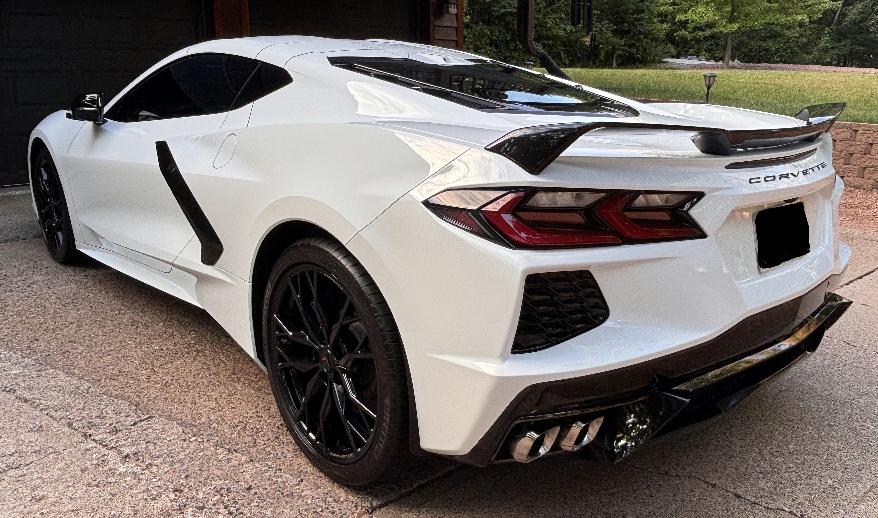 Used 2024 Chevrolet Corvette Stingray Coupe w/ Z51 Performance Package RWD image 4