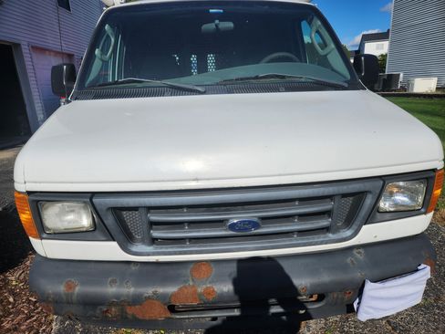 Used 2005 Ford E-250 and Econoline 250 image 4
