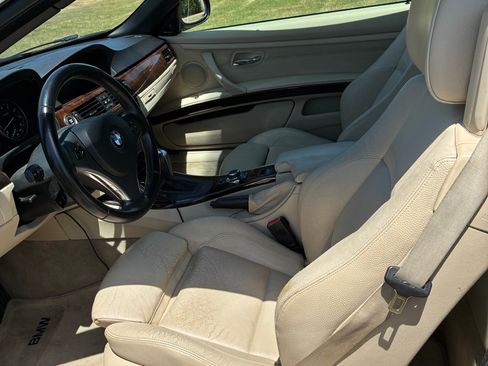 Used 2011 BMW 335i Convertible RWD image 13