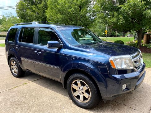 Used 2011 Honda Pilot Touring image 1
