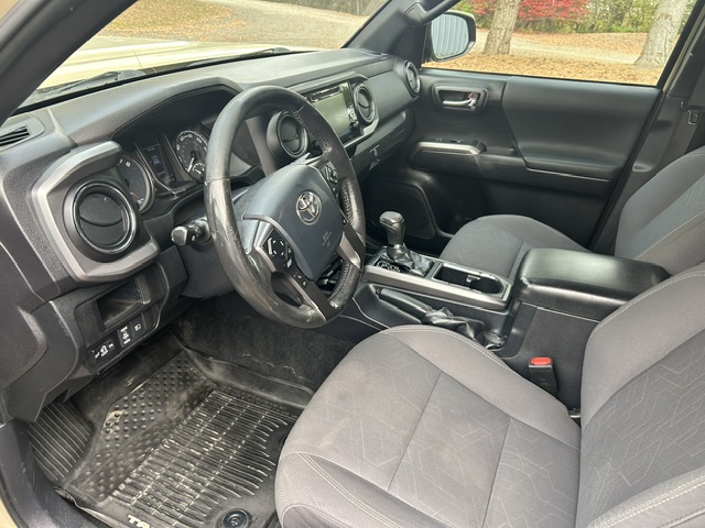 Used 2019 Toyota Tacoma TRD Sport w/ Technology Package AWD/4WD image 8