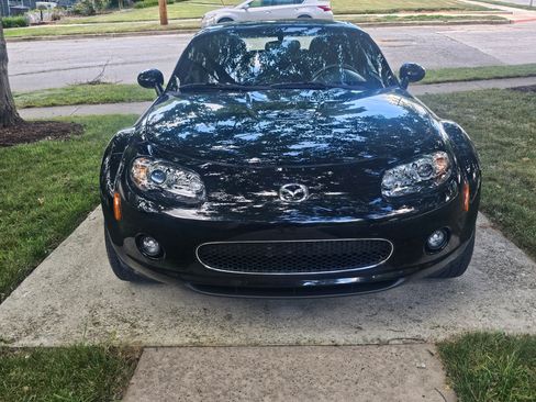 Used 2008 MAZDA MX-5 Miata Sport image 4