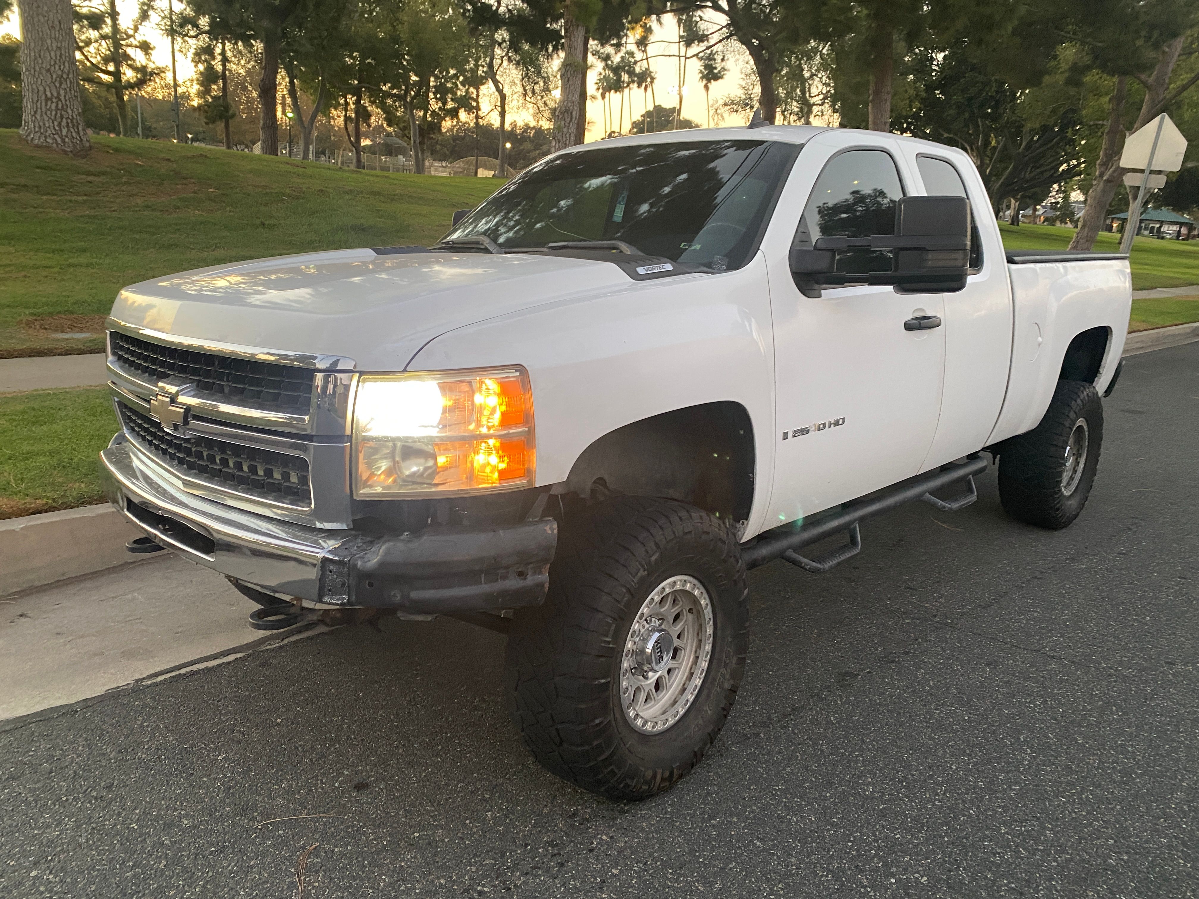 Used 2008 Chevrolet Silverado 2500 W/T RWD image 4