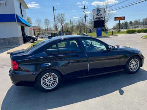 Used 2006 BMW 325xi Sedan image 9