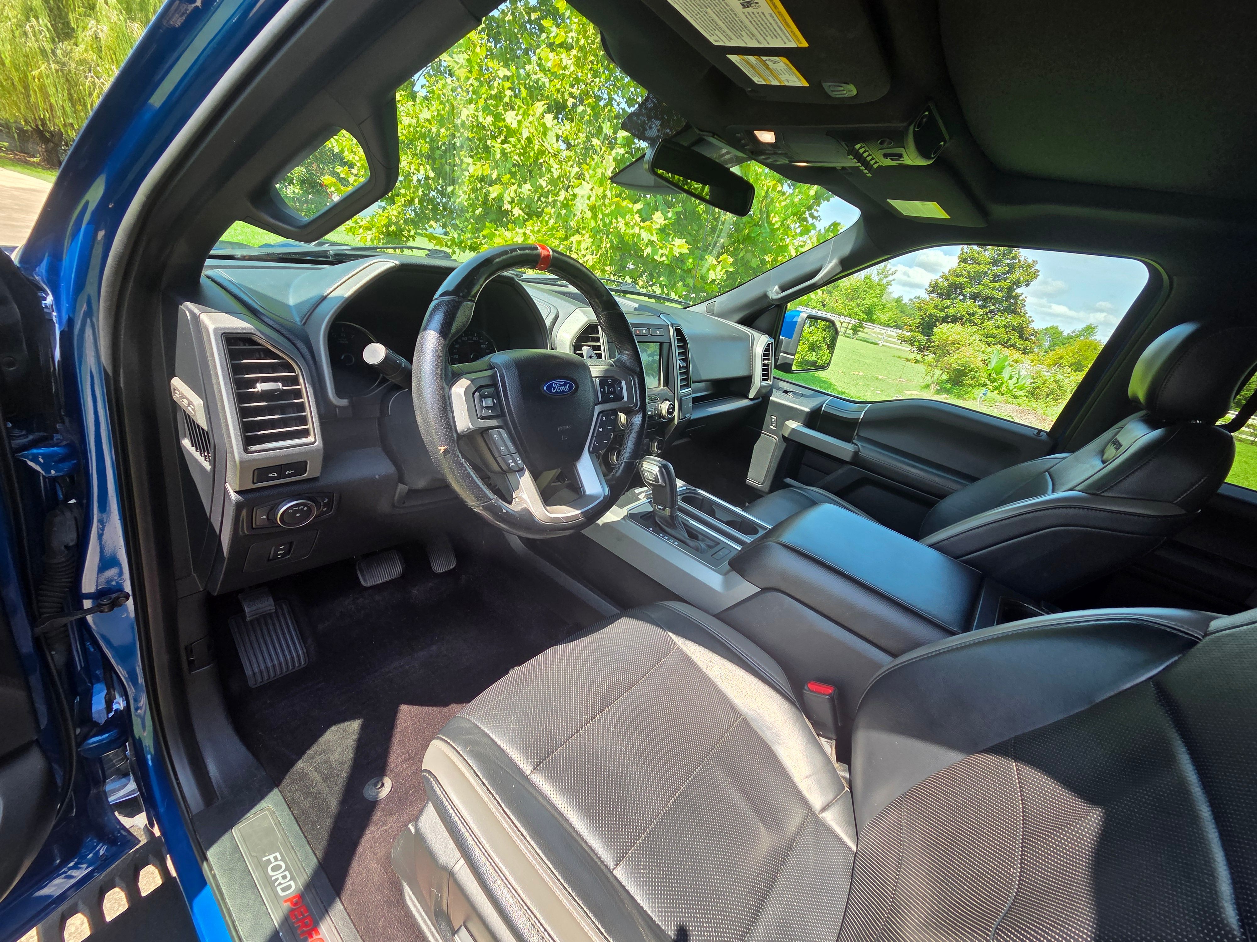 Used 2017 Ford F150 Raptor w/ Equipment Group 802A Luxury AWD/4WD image 16