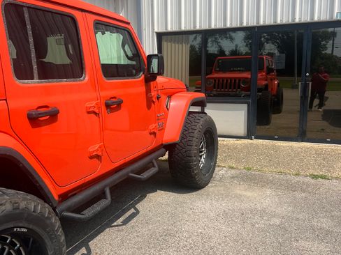 Used 2020 Jeep Wrangler Unlimited Sahara w/ Uconnect 4C Nav & Sound Group image 5