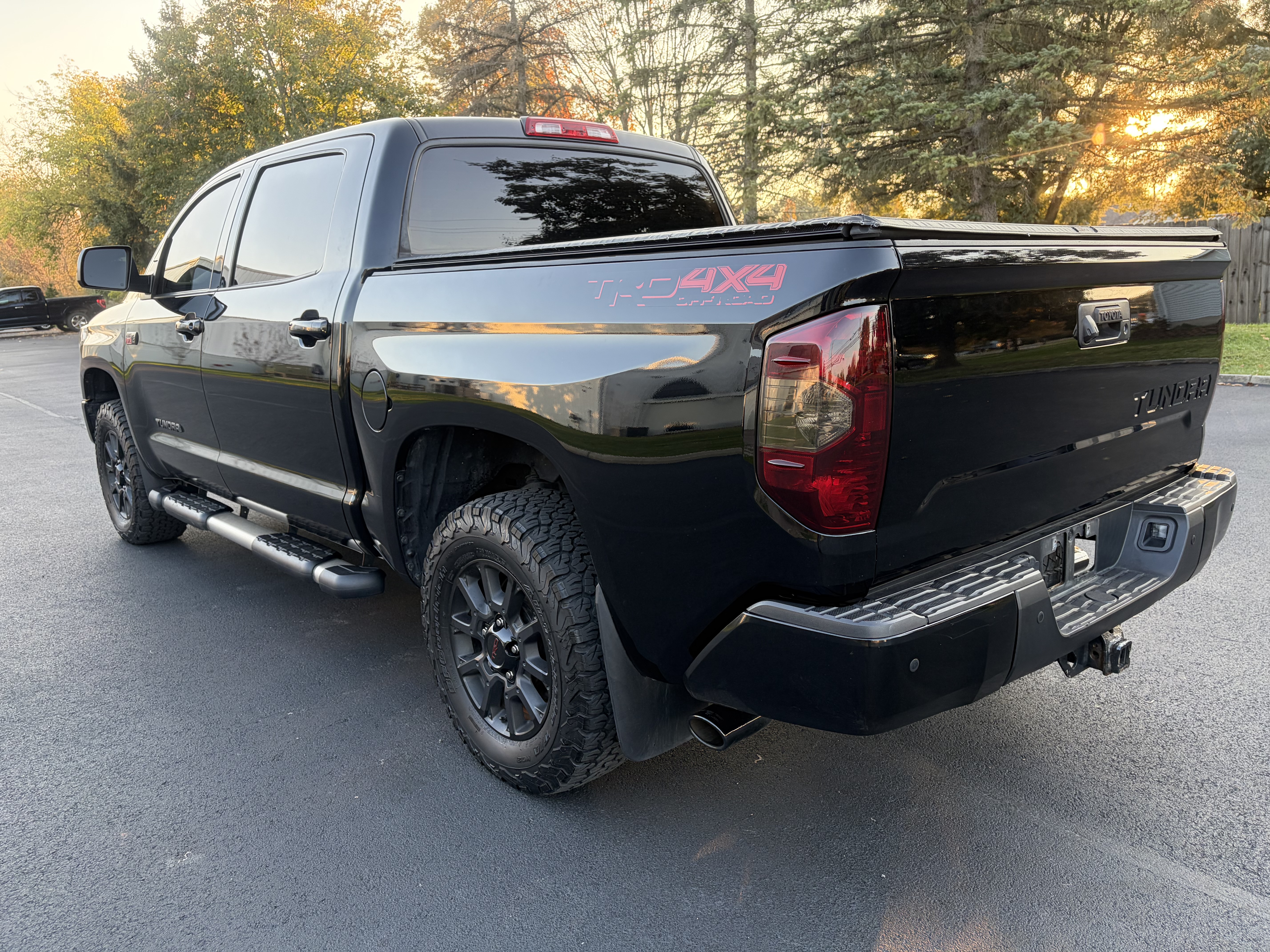Used 2019 Toyota Tundra Limited w/ Limited Premium Package AWD/4WD image 11