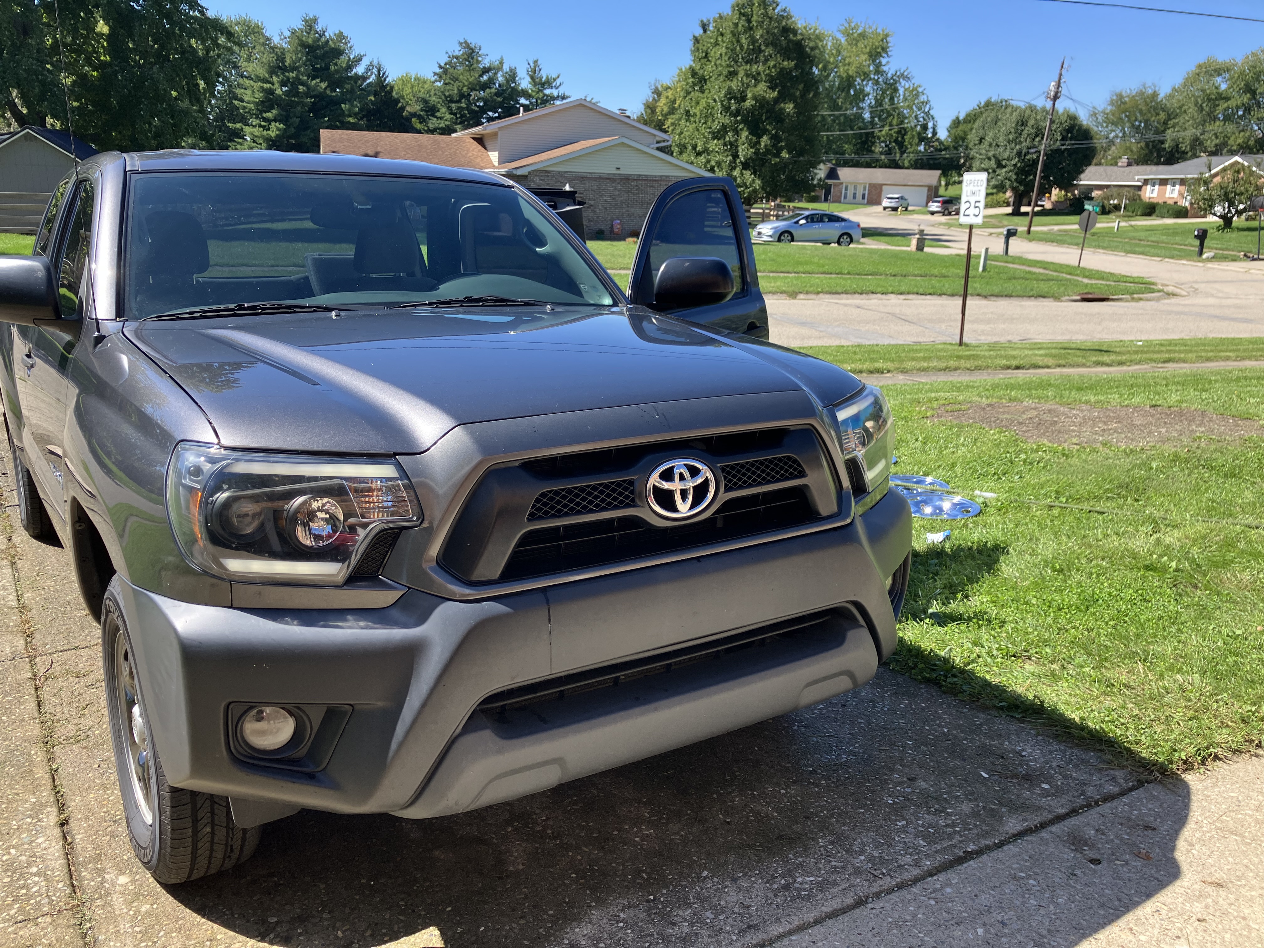 Used 2013 Toyota Tacoma 2WD Access Cab image 12