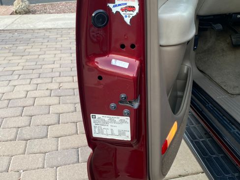 Used 2003 Chevrolet Tahoe LT image 12