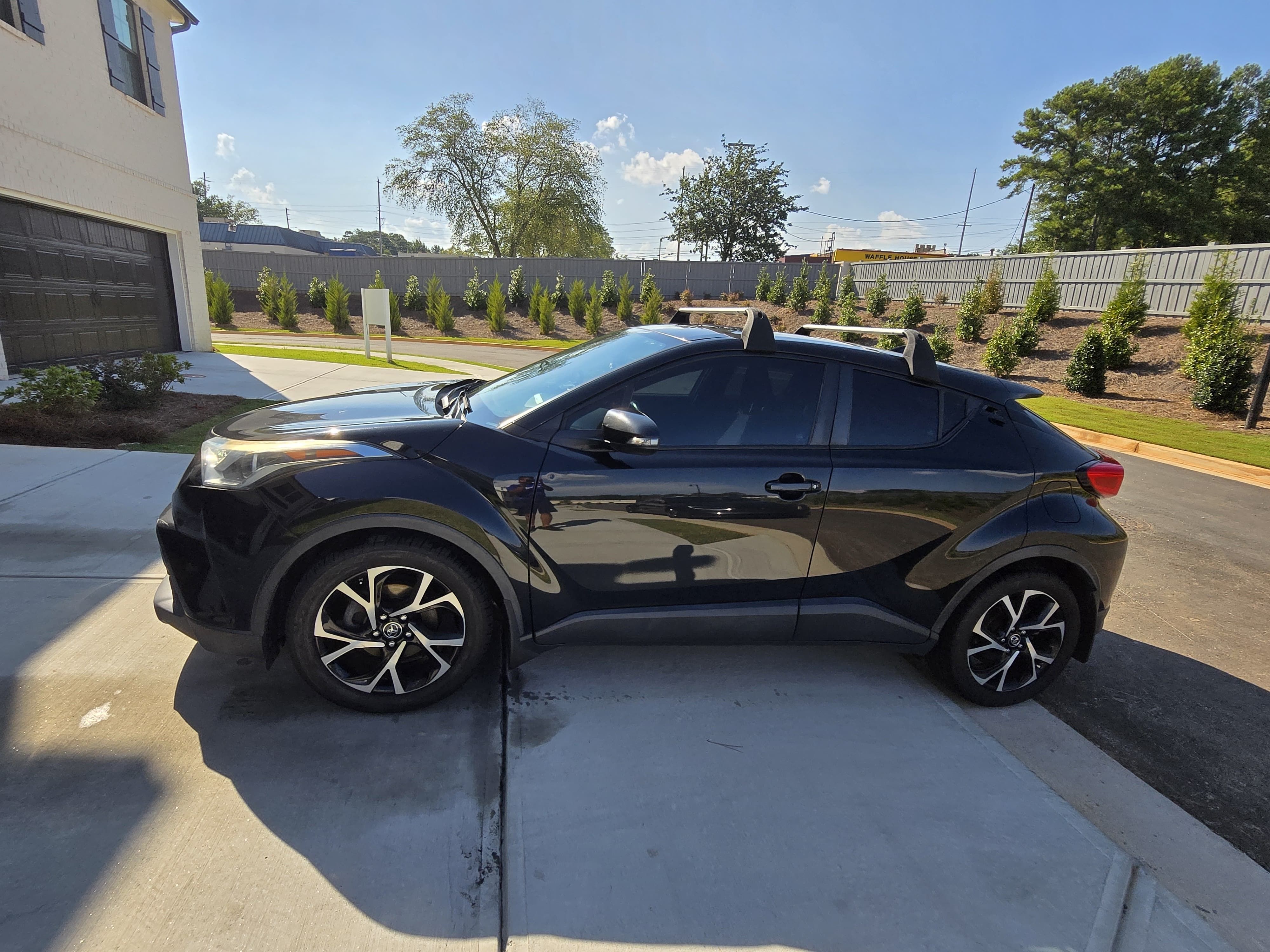 Used 2018 Toyota C-HR XLE FWD image 31