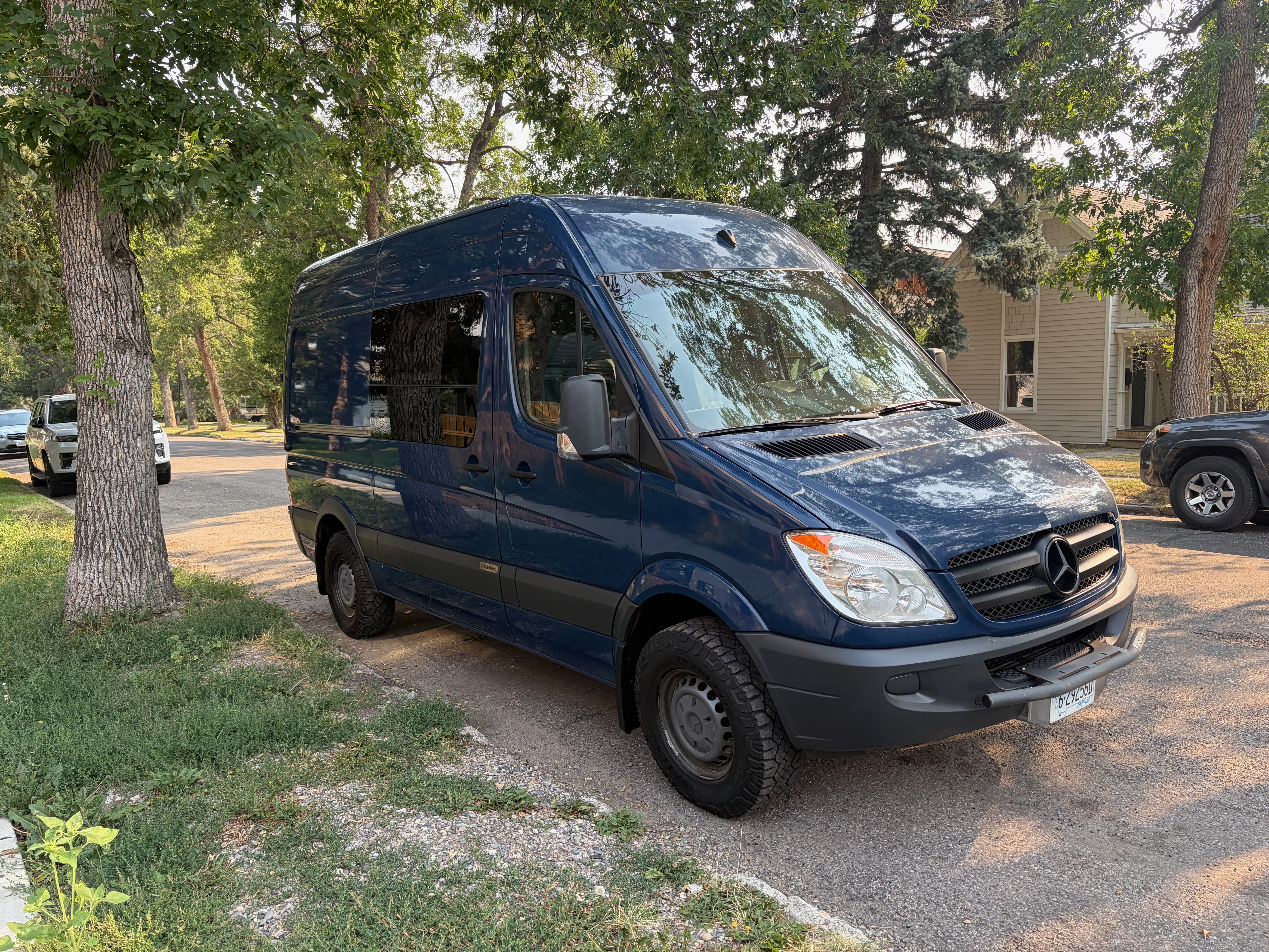 Used 2011 Mercedes-Benz Sprinter 2500 image 1