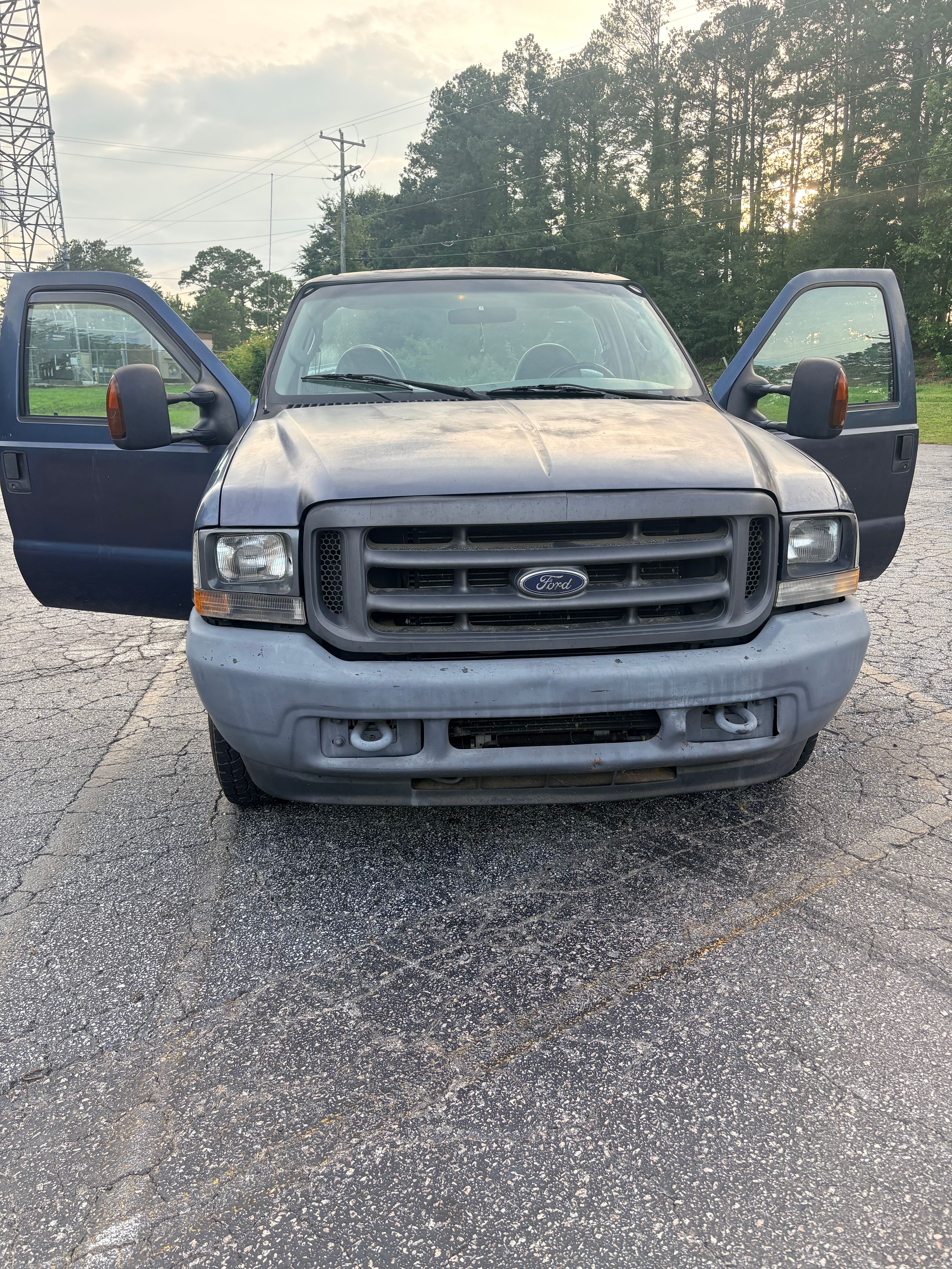 Used 2004 Ford F250 XL RWD image 1