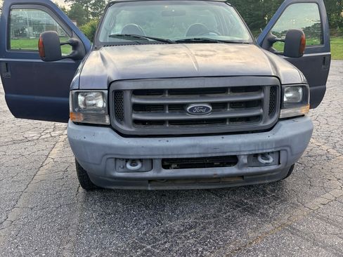 Used 2004 Ford F250 XL RWD image 1