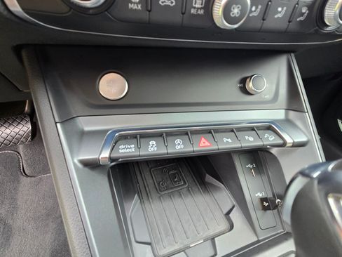 Used 2020 Audi Q3 2.0T Prestige w/ Prestige Package image 13