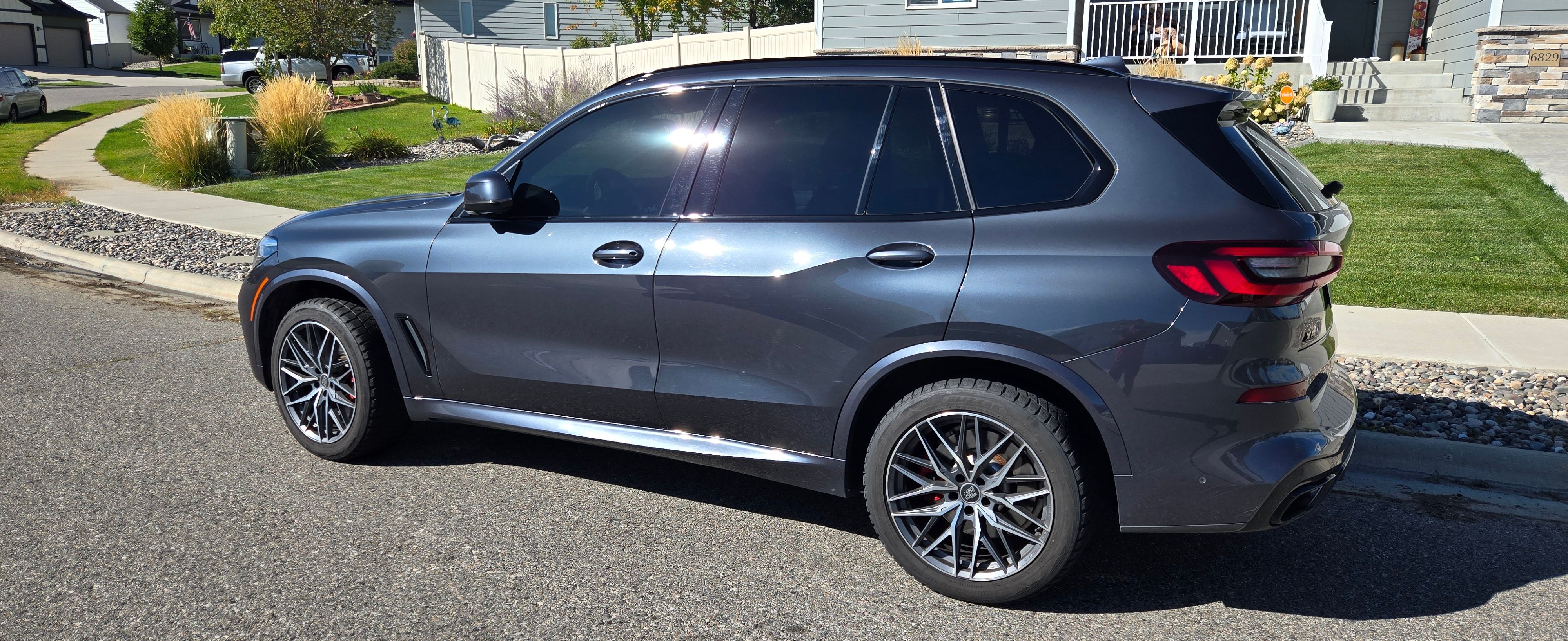 Used 2022 BMW X5 M50i AWD/4WD image 2