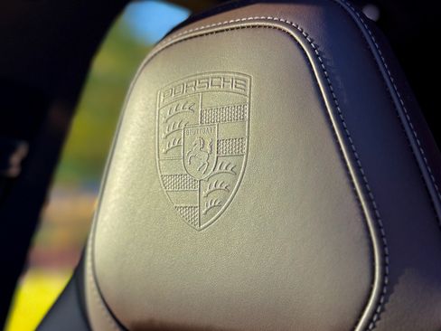 Used 2024 Porsche Panamera image 17