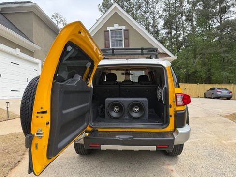 Used 2007 Toyota FJ Cruiser 2WD image 9