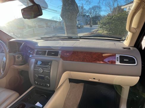 Used 2014 GMC Yukon XL SLT w/ Suspension Package, Off-Road image 16