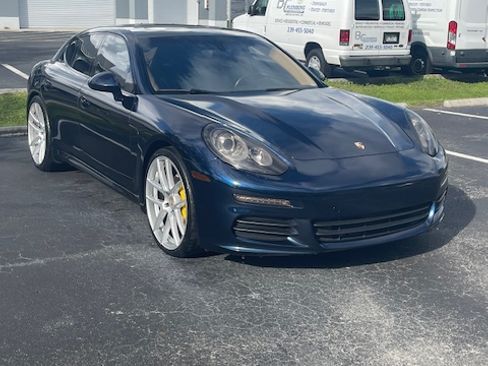 Used 2015 Porsche Panamera image 8