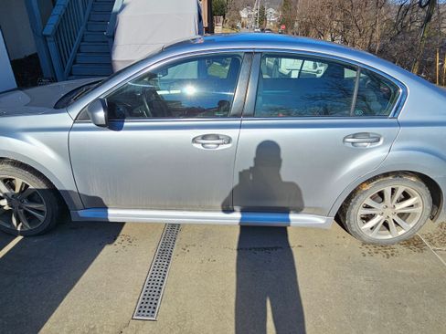 Used 2013 Subaru Legacy 2.5i Premium image 2
