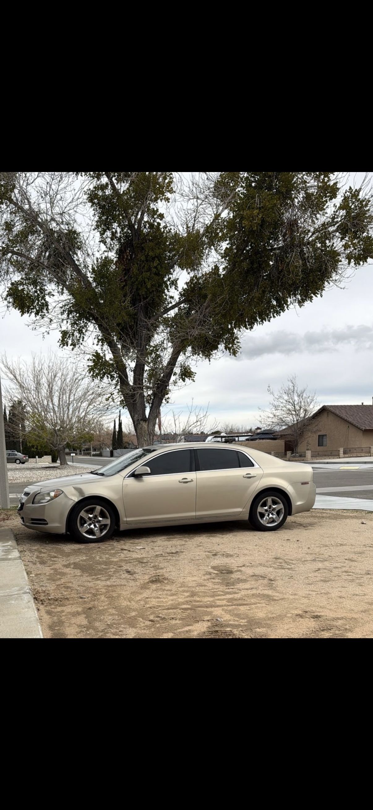 Used 2010 Chevrolet Malibu LT FWD image 1