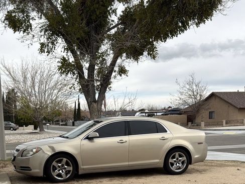 Used 2010 Chevrolet Malibu LT image 1