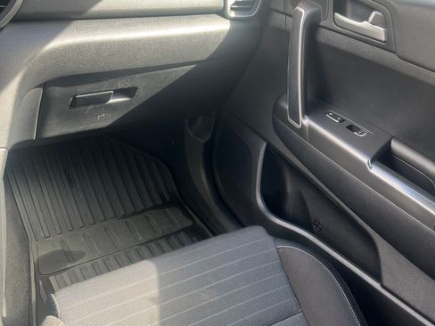 Used 2017 Kia Sportage LX w/ LX Popular Package image 11