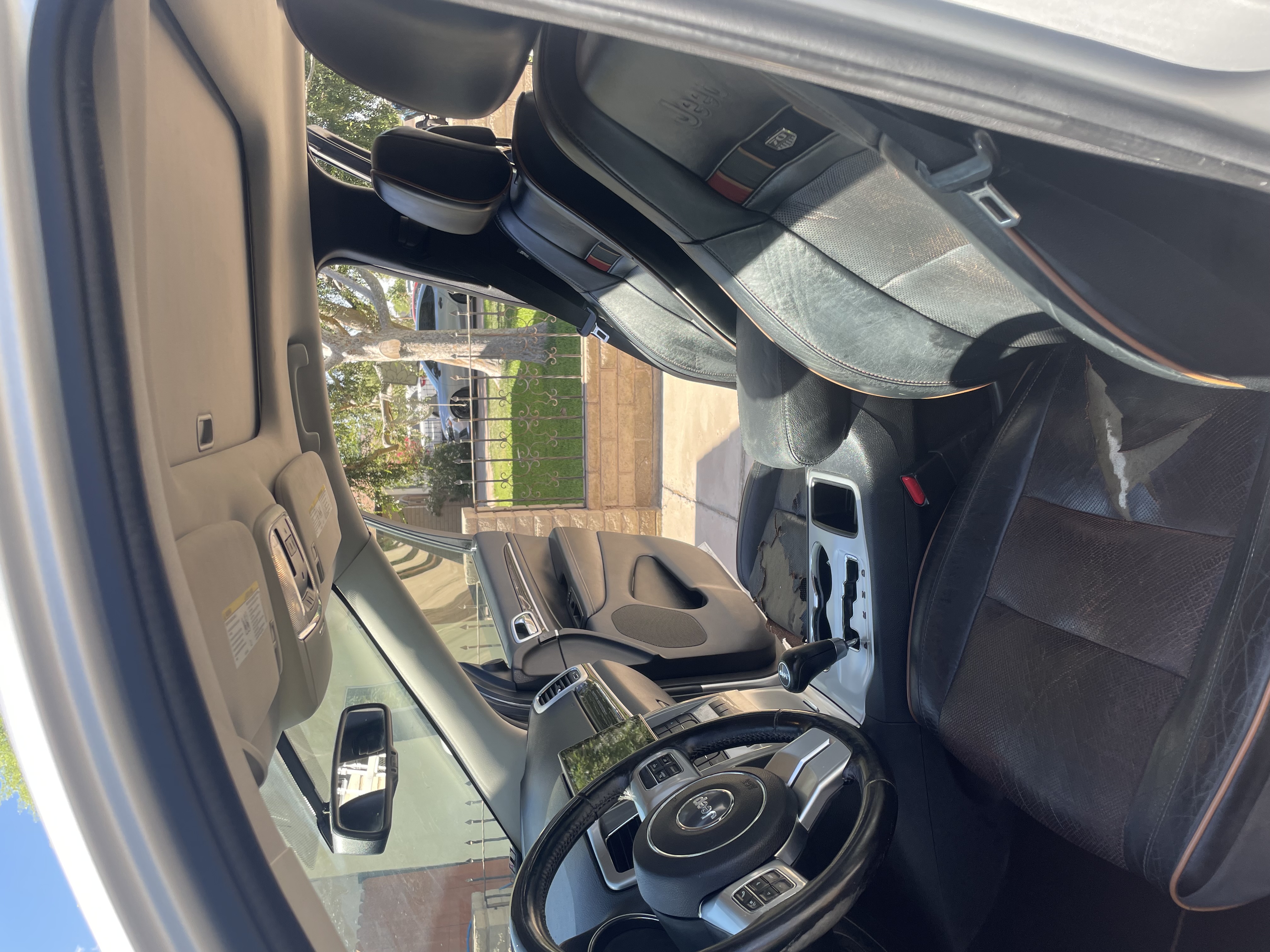 Used 2011 Jeep Grand Cherokee 70th Anniversary RWD image 6