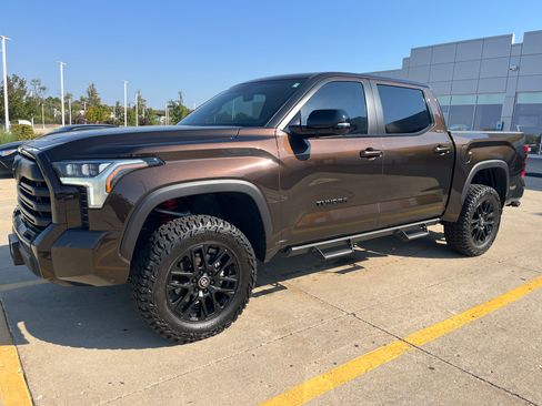 Used 2025 Toyota Tundra Limited image 4