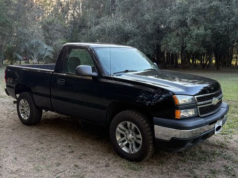 Used 2007 Chevrolet Silverado 1500 W/T image 2