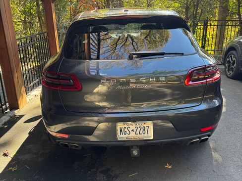 Used 2017 Porsche Macan Turbo image 26