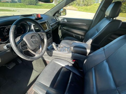 Used 2018 Jeep Grand Cherokee Limited image 9