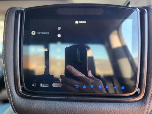 Used 2023 GMC Sierra 3500 Denali w/ Denali Ultimate Package image 22