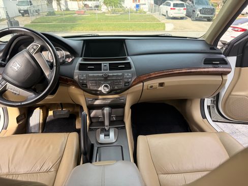 Used 2011 Honda Accord EX-L image 42