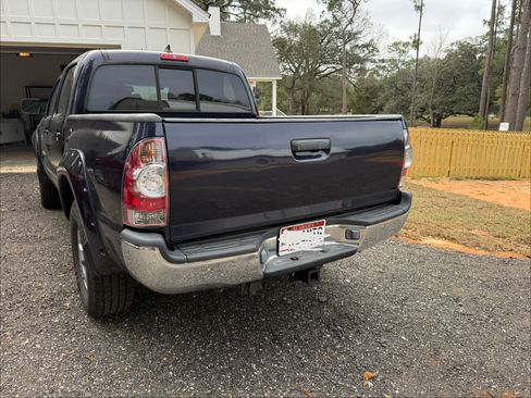 Used 2012 Toyota Tacoma PreRunner image 4