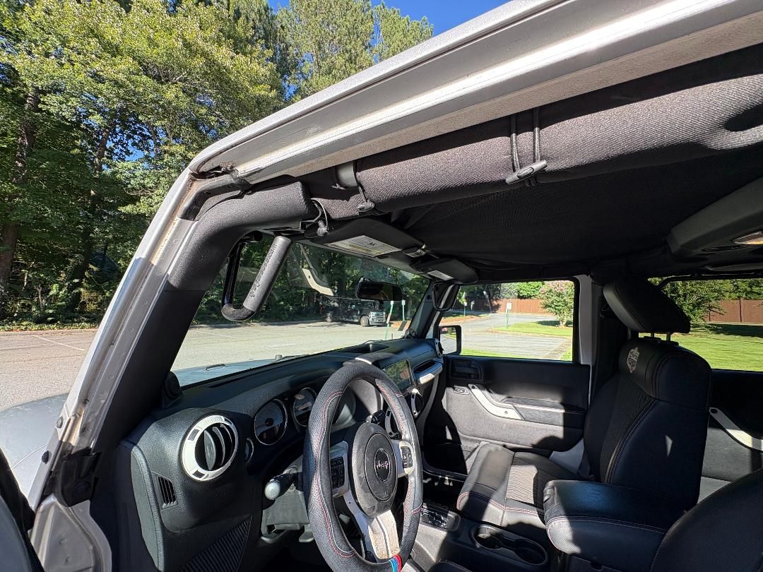Used 2012 Jeep Wrangler Unlimited Sahara AWD/4WD image 22