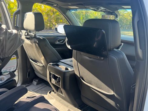 Used 2023 Chevrolet Suburban Z71 image 11