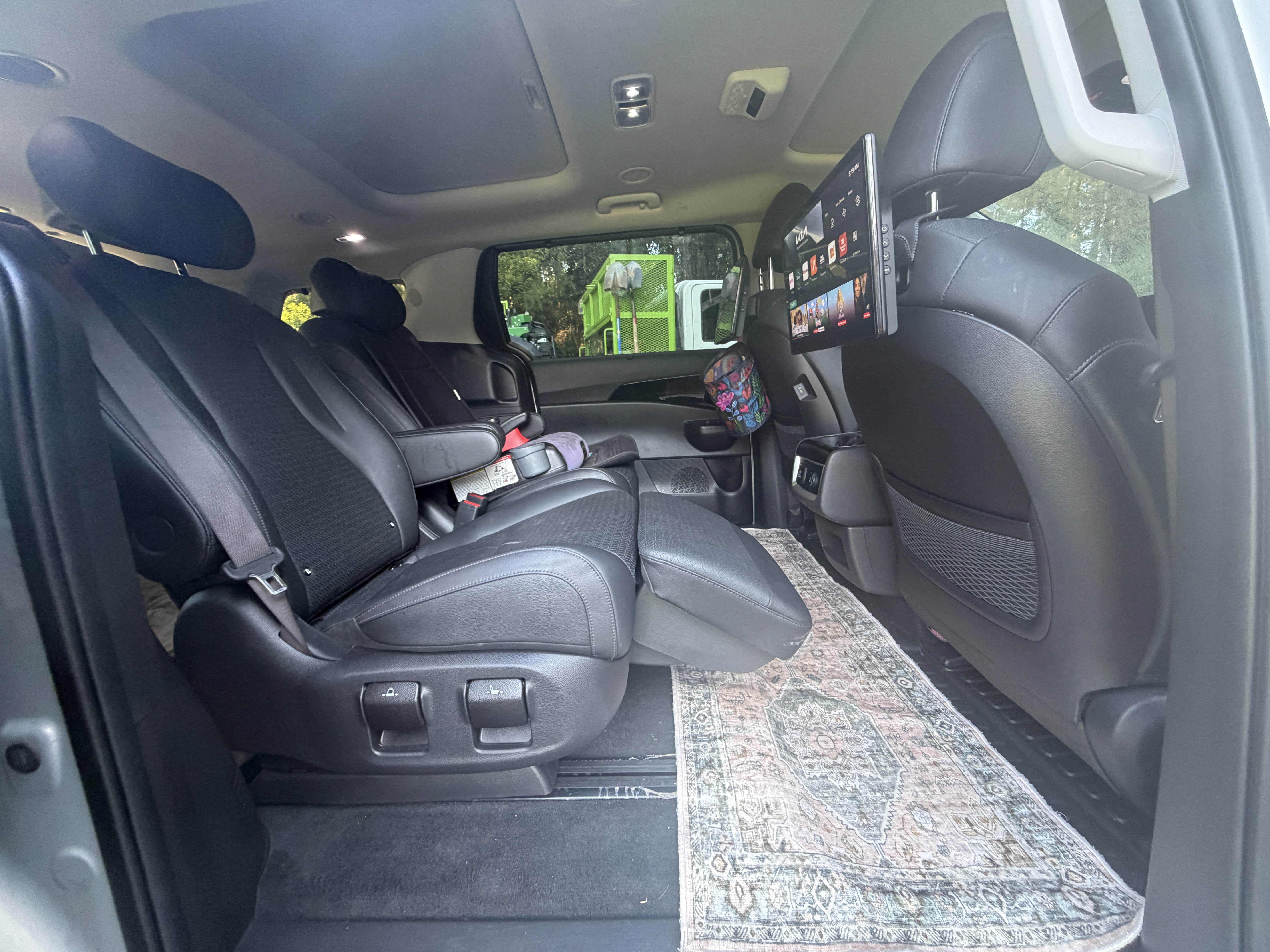 Used 2025 Kia Carnival SX Prestige FWD image 11