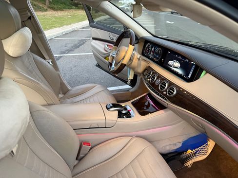 Used 2019 Mercedes-Benz S 560 Sedan image 11