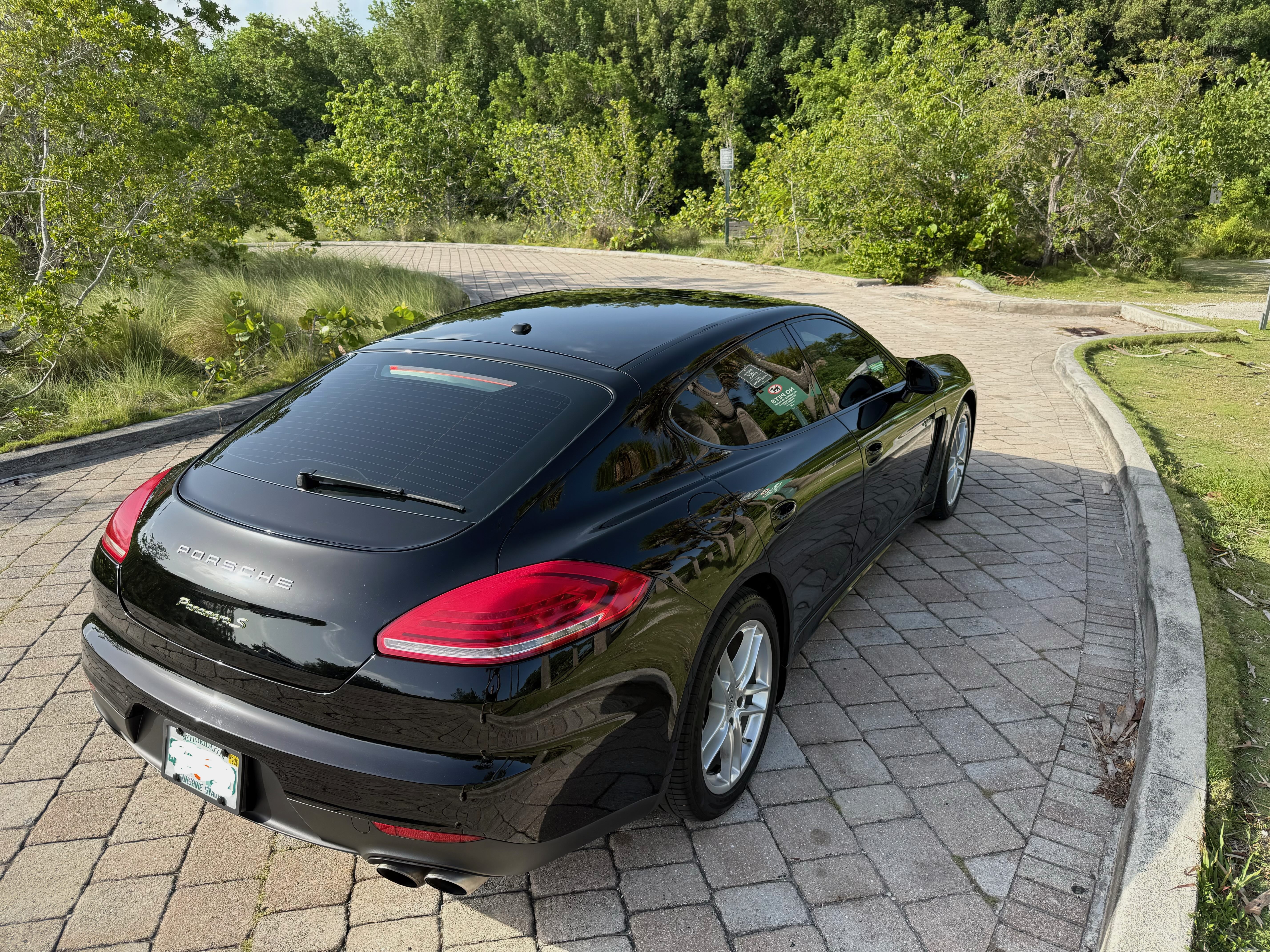 Used 2015 Porsche Panamera S RWD image 8