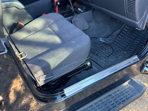 Used 2004 Jeep Wrangler 4WD image 22