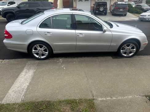 Used 2006 Mercedes-Benz E 350 Sedan image 4