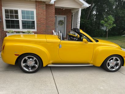 Used 2004 Chevrolet SSR w/ Preferred Equipment Group