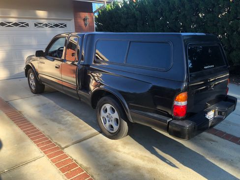 Used 2001 Toyota Tacoma S-Runner image 4