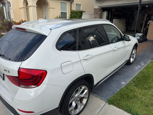 Used 2015 BMW X1 sDrive28i RWD image 2