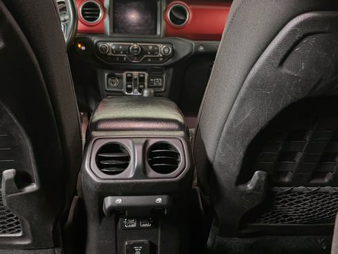 Used 2018 Jeep Wrangler Unlimited Rubicon image 6