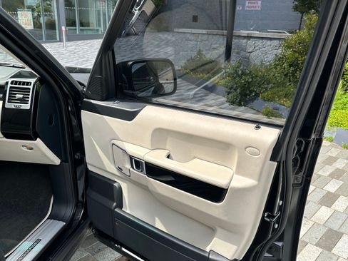 Used 2011 Land Rover Range Rover Supercharged AWD/4WD image 13