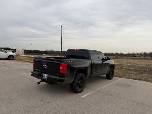 Used 2018 Chevrolet Silverado 1500 LT w/ Texas Edition image 8